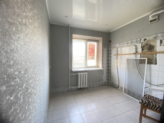 Продам трехкомнатную (3-комн.) квартиру, Ленина пр-кт, 41, Нальчик г