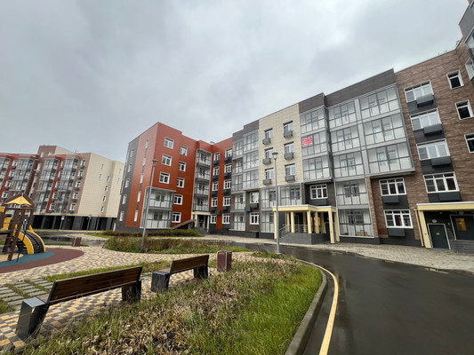 Продам двухкомнатную (2-комн.) квартиру, Академика Дыхне ул, 18, Троицк г