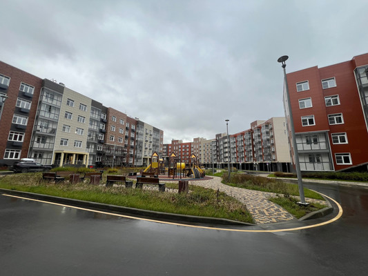 Продам двухкомнатную (2-комн.) квартиру, Академика Дыхне ул, 18, Троицк г