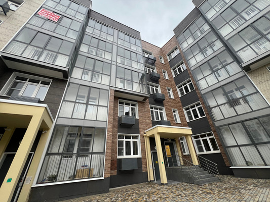 Продам двухкомнатную (2-комн.) квартиру, Академика Дыхне ул, 18, Троицк г