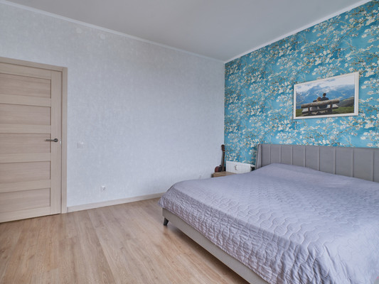 Продам трехкомнатную (3-комн.) квартиру, Плесецкая ул, 16, Санкт-Петербург г