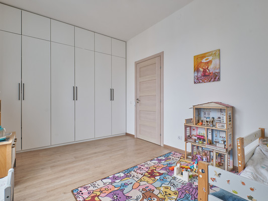 Продам трехкомнатную (3-комн.) квартиру, Плесецкая ул, 16, Санкт-Петербург г