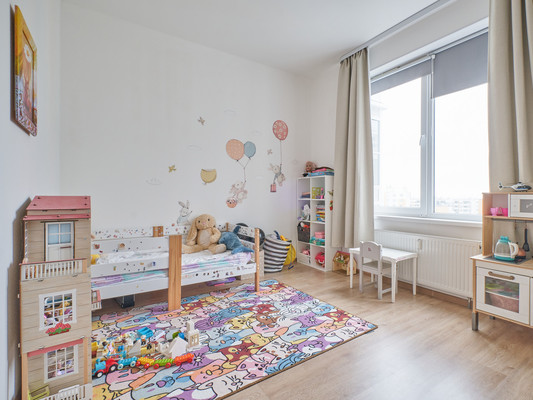 Продам трехкомнатную (3-комн.) квартиру, Плесецкая ул, 16, Санкт-Петербург г