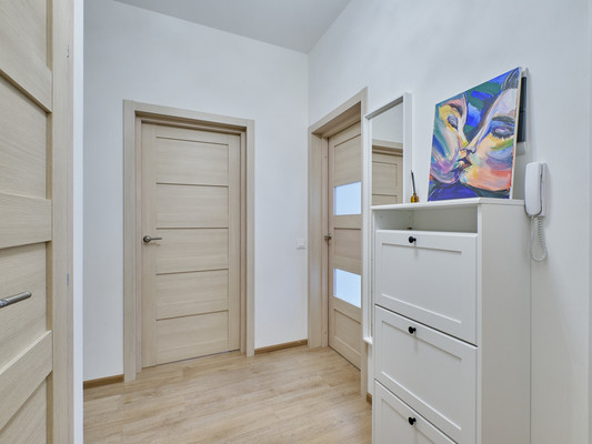 Продам трехкомнатную (3-комн.) квартиру, Плесецкая ул, 16, Санкт-Петербург г