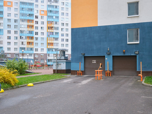 Продам трехкомнатную (3-комн.) квартиру, Плесецкая ул, 16, Санкт-Петербург г