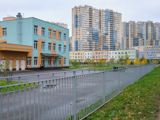 Продам трехкомнатную (3-комн.) квартиру, Плесецкая ул, 16, Санкт-Петербург г