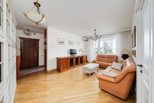 Сдам трехкомнатную (3-комн.) квартиру, Беговая ул, 6, Москва г