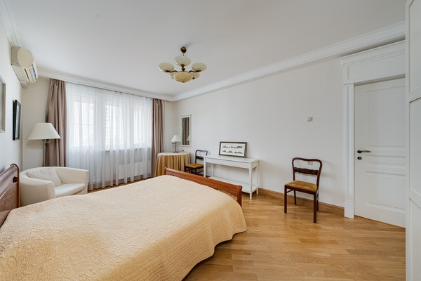 Сдам трехкомнатную (3-комн.) квартиру, Беговая ул, 6, Москва г