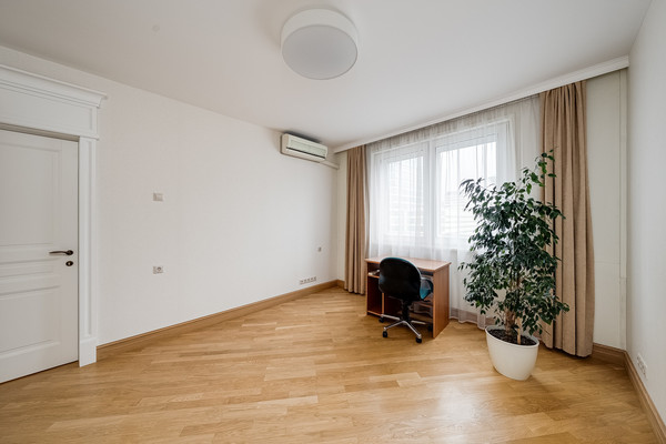 Сдам трехкомнатную (3-комн.) квартиру, Беговая ул, 6, Москва г