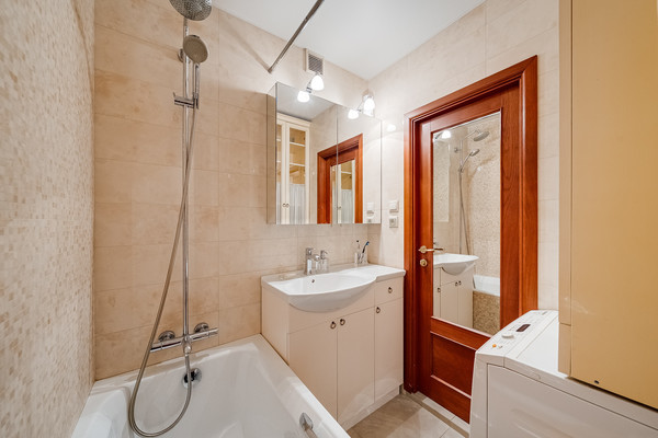 Сдам трехкомнатную (3-комн.) квартиру, Беговая ул, 6, Москва г