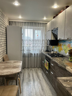 Продам двухкомнатную (2-комн.) квартиру, Ленина ул, 29, Апшеронск г