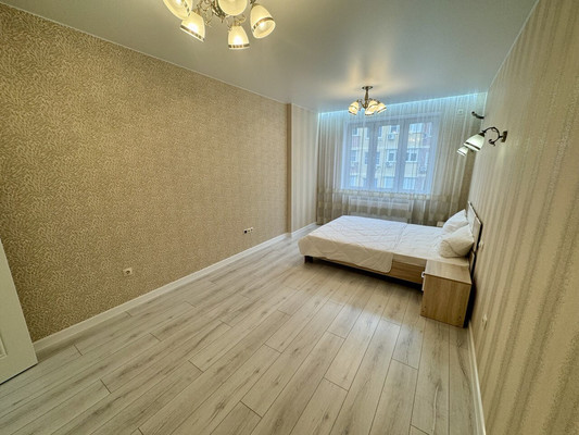 Продам двухкомнатную (2-комн.) квартиру, Крестьянская ул, 27к2, Анапа г