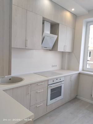 Продам двухкомнатную (2-комн.) квартиру, Крестьянская ул, 27к2, Анапа г