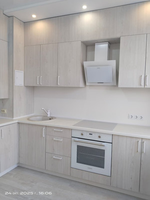 Продам двухкомнатную (2-комн.) квартиру, Крестьянская ул, 27к2, Анапа г