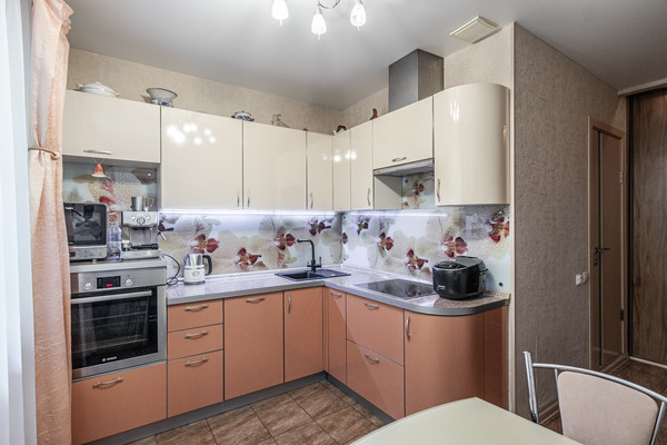 Продам двухкомнатную (2-комн.) квартиру, Новаторов ул, 40к2, Москва г