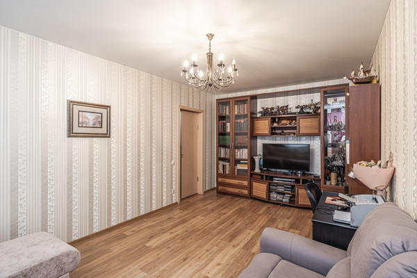 Продам двухкомнатную (2-комн.) квартиру, Новаторов ул, 40к2, Москва г