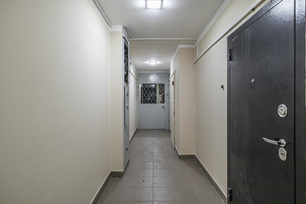 Продам двухкомнатную (2-комн.) квартиру, Новаторов ул, 40к2, Москва г