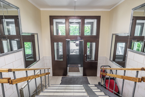 Продам двухкомнатную (2-комн.) квартиру, Новаторов ул, 40к2, Москва г