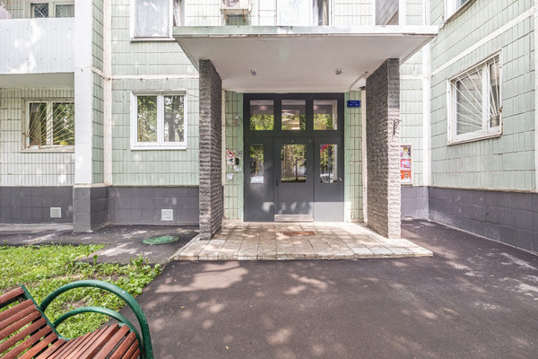 Продам двухкомнатную (2-комн.) квартиру, Новаторов ул, 40к2, Москва г