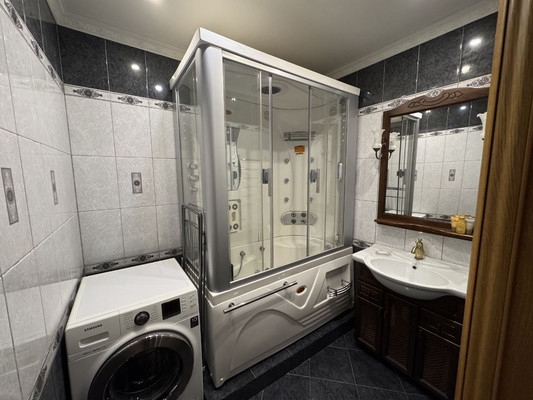 Продам двухкомнатную (2-комн.) квартиру, Доронина ул, 28, Ханты-Мансийск г