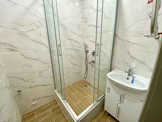 Продам трехкомнатную (3-комн.) квартиру, Рознина ул, 46, Ханты-Мансийск г