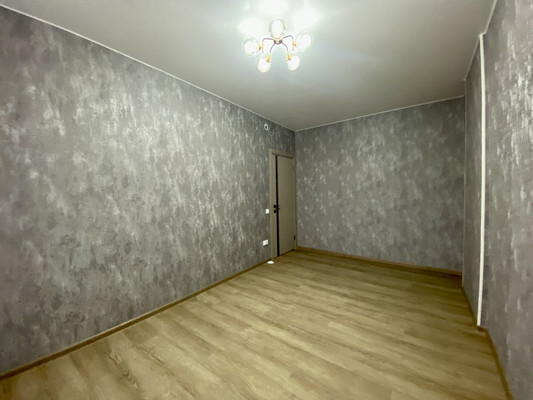 Продам трехкомнатную (3-комн.) квартиру, Рознина ул, 46, Ханты-Мансийск г