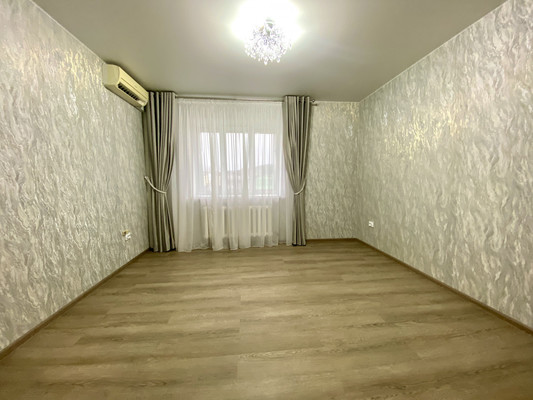 Продам трехкомнатную (3-комн.) квартиру, Рознина ул, 46, Ханты-Мансийск г