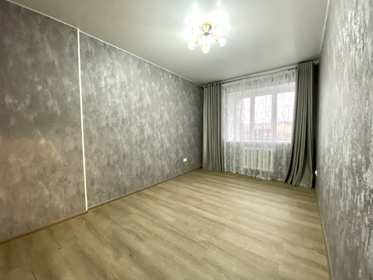 Продам трехкомнатную (3-комн.) квартиру, Рознина ул, 46, Ханты-Мансийск г