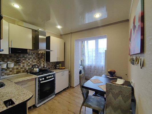 Продам двухкомнатную (2-комн.) квартиру, Ленина ул, 109, Белореченск г