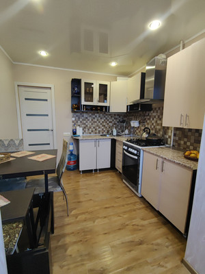 Продам двухкомнатную (2-комн.) квартиру, Ленина ул, 109, Белореченск г