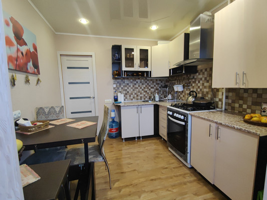 Продам двухкомнатную (2-комн.) квартиру, Ленина ул, 109, Белореченск г