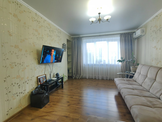 Продам двухкомнатную (2-комн.) квартиру, Ленина ул, 109, Белореченск г