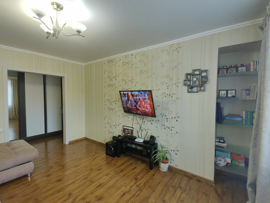 Продам двухкомнатную (2-комн.) квартиру, Ленина ул, 109, Белореченск г