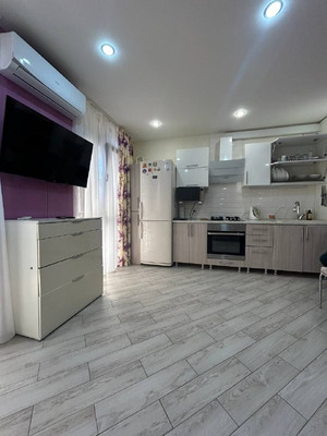 Продам трехкомнатную (3-комн.) квартиру, Крымская (Центральный р-н) ул, 67к1, Сочи г