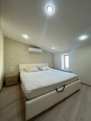 Продам трехкомнатную (3-комн.) квартиру, Крымская (Центральный р-н) ул, 67к1, Сочи г