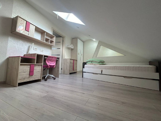 Продам трехкомнатную (3-комн.) квартиру, Крымская (Центральный р-н) ул, 67к1, Сочи г