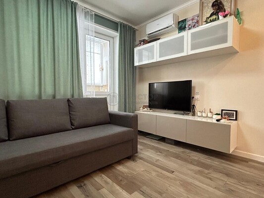 Продам однокомнатную (1-комн.) квартиру, Лучистая ул, 7, Гребнево д