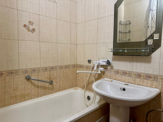 Продам однокомнатную (1-комн.) квартиру, Шоссе Нефтяников ул, 67, Краснодар г