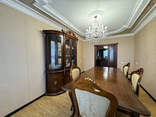 Продам трехкомнатную (3-комн.) квартиру, Шогенова ул, 22к3, Нальчик г