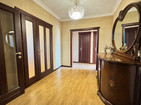 Продам трехкомнатную (3-комн.) квартиру, Шогенова ул, 22к3, Нальчик г