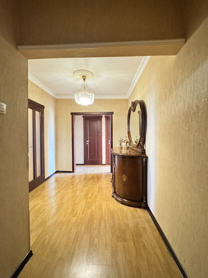 Продам трехкомнатную (3-комн.) квартиру, Шогенова ул, 22к3, Нальчик г