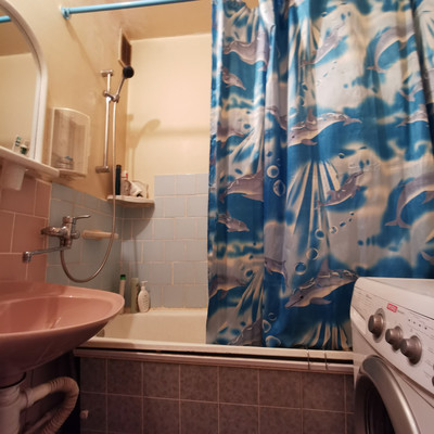 Продам 2-комн. в 3-комн. квартире, Планерная ул, 71к3, Санкт-Петербург г