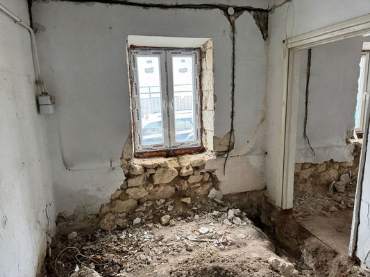 Продам двухкомнатную (2-комн.) квартиру, Свободная ул, 16, Симферополь г