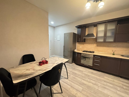 Сдам двухкомнатную (2-комн.) квартиру, Толстого ул, 43, Нальчик г