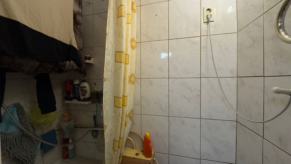 Продам однокомнатную (1-комн.) квартиру, Космонавтов пл, 70к1, Липецк г