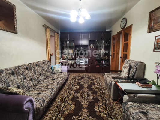 Продам трехкомнатную (3-комн.) квартиру, Совхозная ул, 12, Полтавская ст-ца