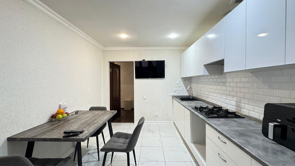 Продам двухкомнатную (2-комн.) квартиру, 2 Таманской Дивизии ул, 37, Нальчик г