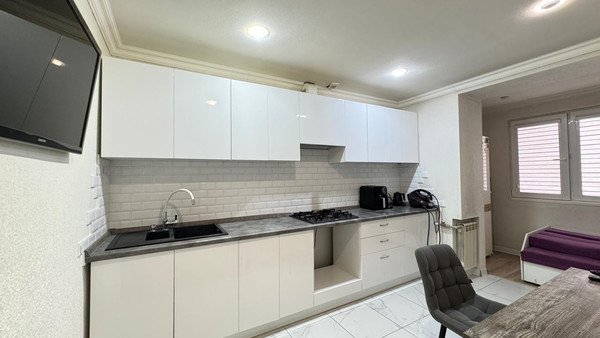 Продам двухкомнатную (2-комн.) квартиру, 2 Таманской Дивизии ул, 37, Нальчик г