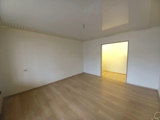 Продам трехкомнатную (3-комн.) квартиру, Керамзавода ул, 38, Рязань г