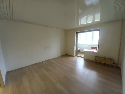 Продам трехкомнатную (3-комн.) квартиру, Керамзавода ул, 38, Рязань г